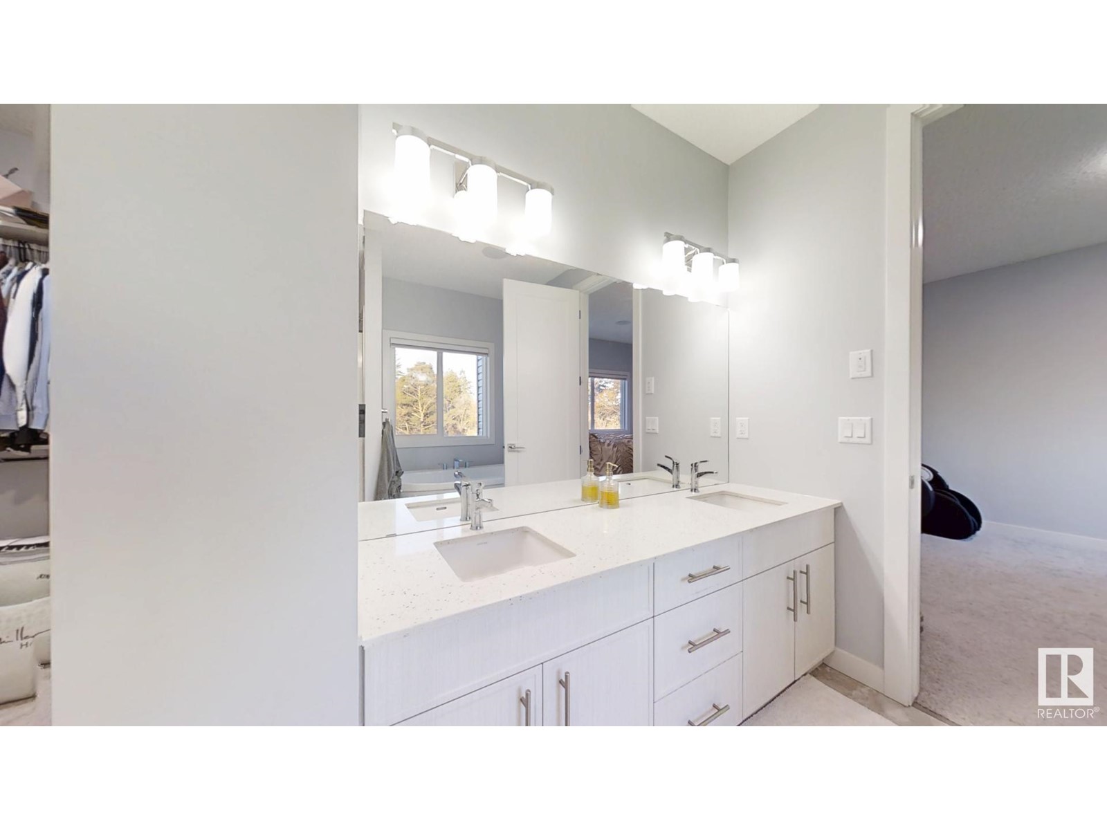 Property at 215 Glenridding Ravine RD SW image 5
