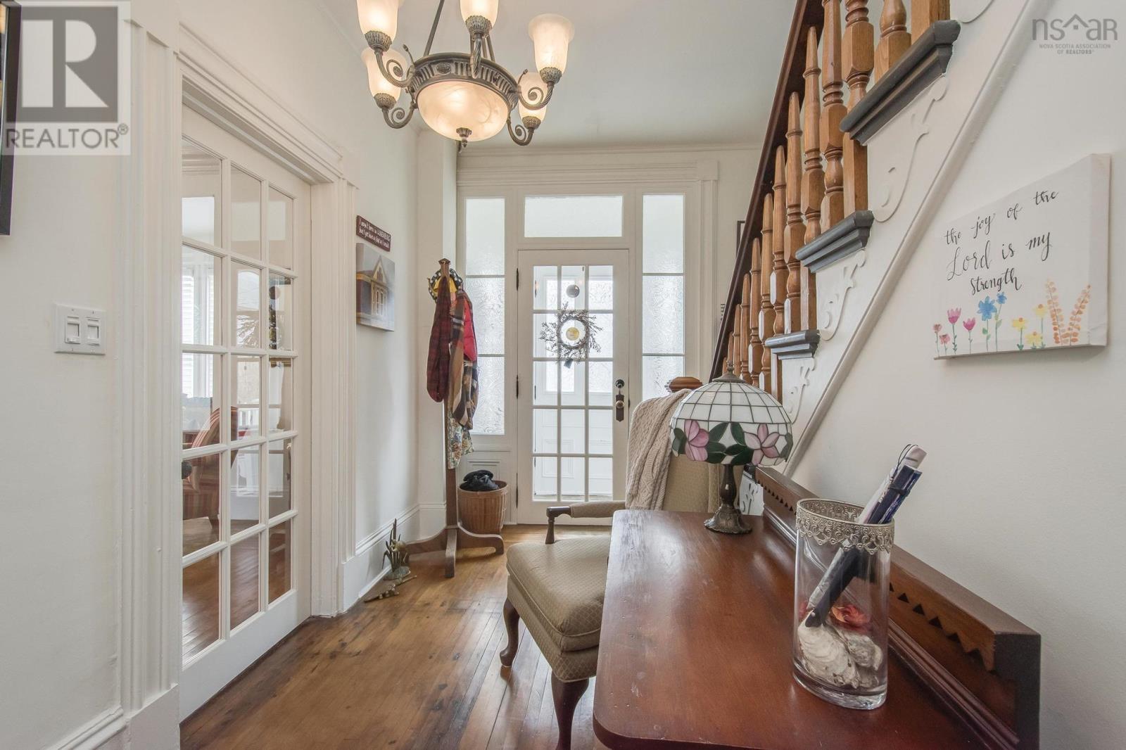 51 Fox Street, Lunenburg, Nova Scotia  B0J 2C0 - Photo 3 - 202504356