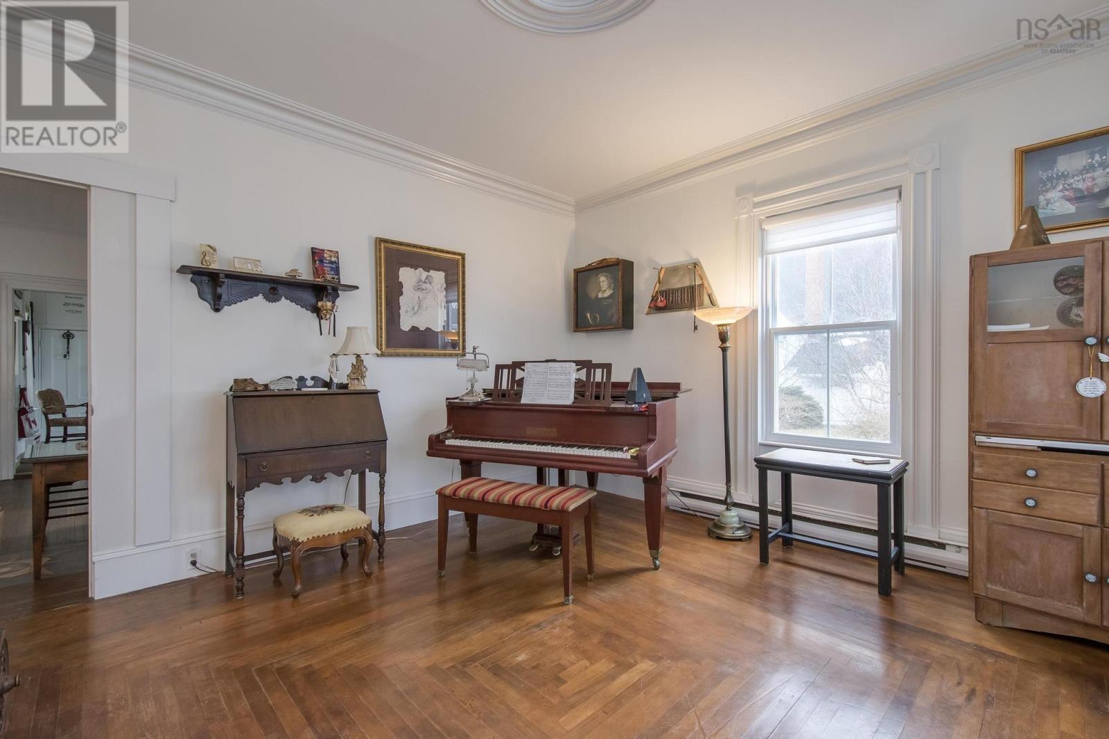 51 Fox Street, Lunenburg, Nova Scotia  B0J 2C0 - Photo 5 - 202504356