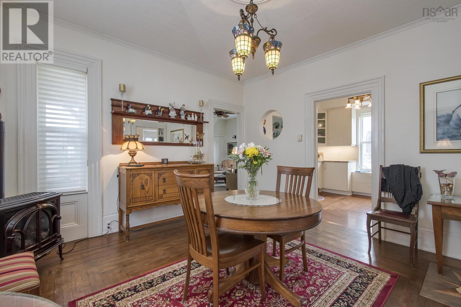 51 Fox Street, Lunenburg, Nova Scotia  B0J 2C0 - Photo 8 - 202504356