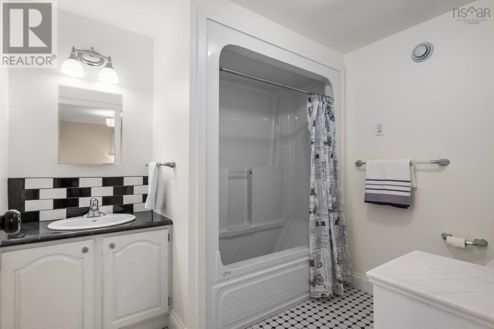 1111 Rockcliffe Street, Halifax, Nova Scotia  B3H 3Y7 - Photo 33 - 202504353