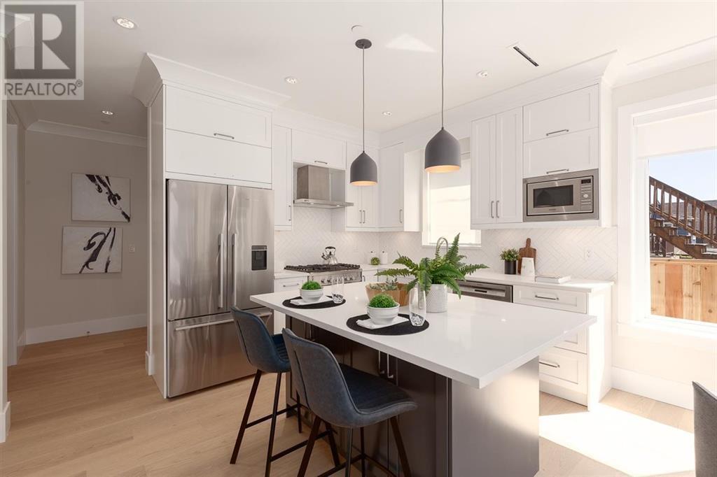 Listing Picture 8 of 37 : 828 E 13TH AVENUE, Vancouver / 溫哥華 - 魯藝地產 Yvonne Lu Group - MLS Medallion Club Member