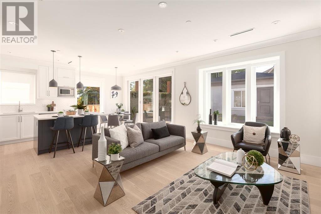 Listing Picture 14 of 37 : 828 E 13TH AVENUE, Vancouver / 溫哥華 - 魯藝地產 Yvonne Lu Group - MLS Medallion Club Member