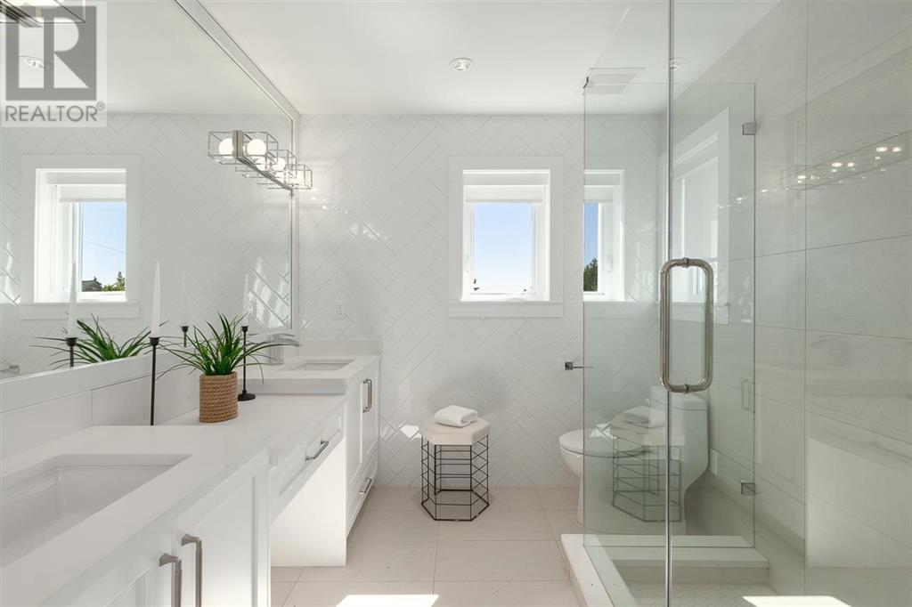 Listing Picture 23 of 37 : 828 E 13TH AVENUE, Vancouver / 溫哥華 - 魯藝地產 Yvonne Lu Group - MLS Medallion Club Member