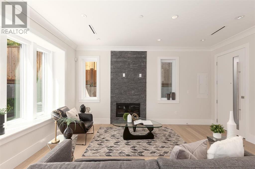 Listing Picture 17 of 37 : 828 E 13TH AVENUE, Vancouver / 溫哥華 - 魯藝地產 Yvonne Lu Group - MLS Medallion Club Member