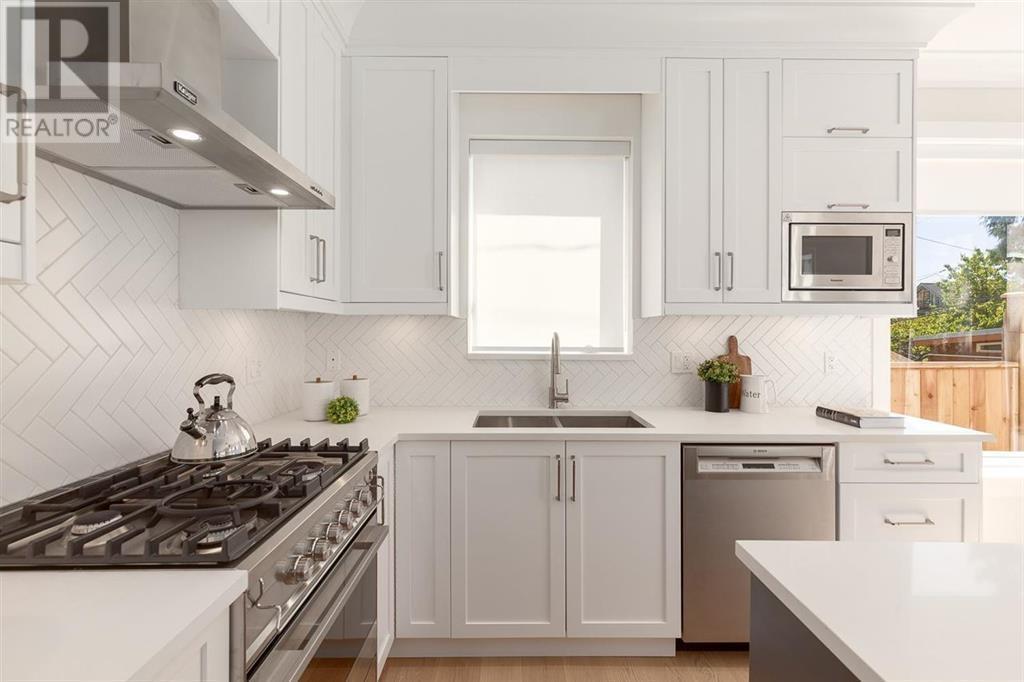 Listing Picture 9 of 37 : 828 E 13TH AVENUE, Vancouver / 溫哥華 - 魯藝地產 Yvonne Lu Group - MLS Medallion Club Member