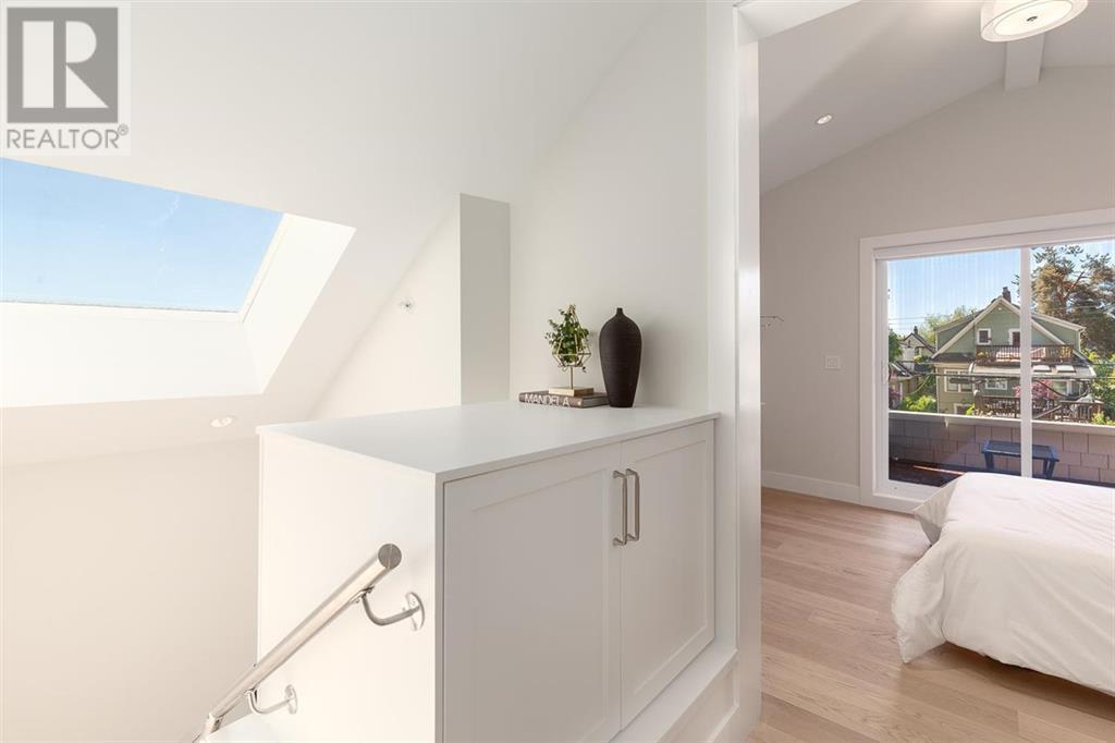 Listing Picture 27 of 37 : 828 E 13TH AVENUE, Vancouver / 溫哥華 - 魯藝地產 Yvonne Lu Group - MLS Medallion Club Member