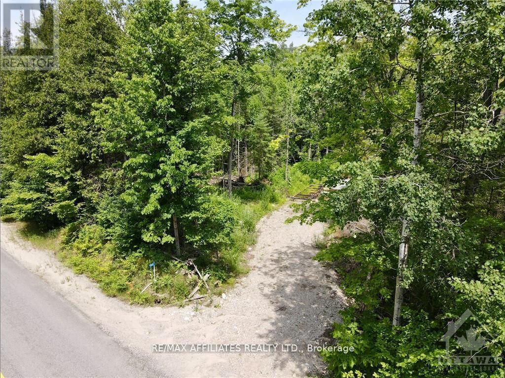 1385 Sheridan Rapids Road, Lanark Highlands, Ontario  K0G 1K0 - Photo 4 - X12006265