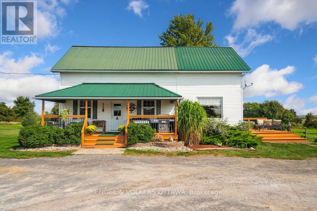 12420 Ormond Road, North Dundas, Ontario  K0C 2K0 - Photo 1 - X12006300