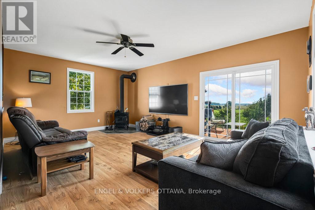 12420 Ormond Road, North Dundas, Ontario  K0C 2K0 - Photo 8 - X12006300