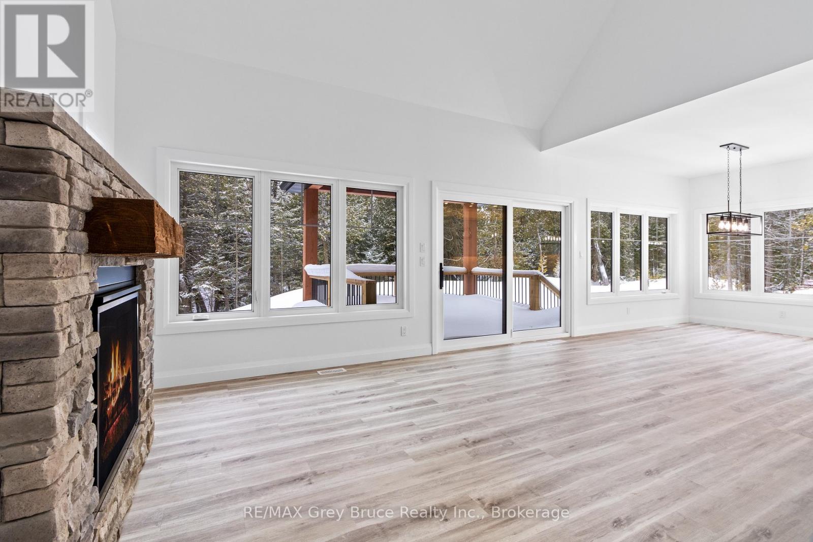 351 Eagle Road, Northern Bruce Peninsula, Ontario  N0H 2R0 - Photo 17 - X12006239