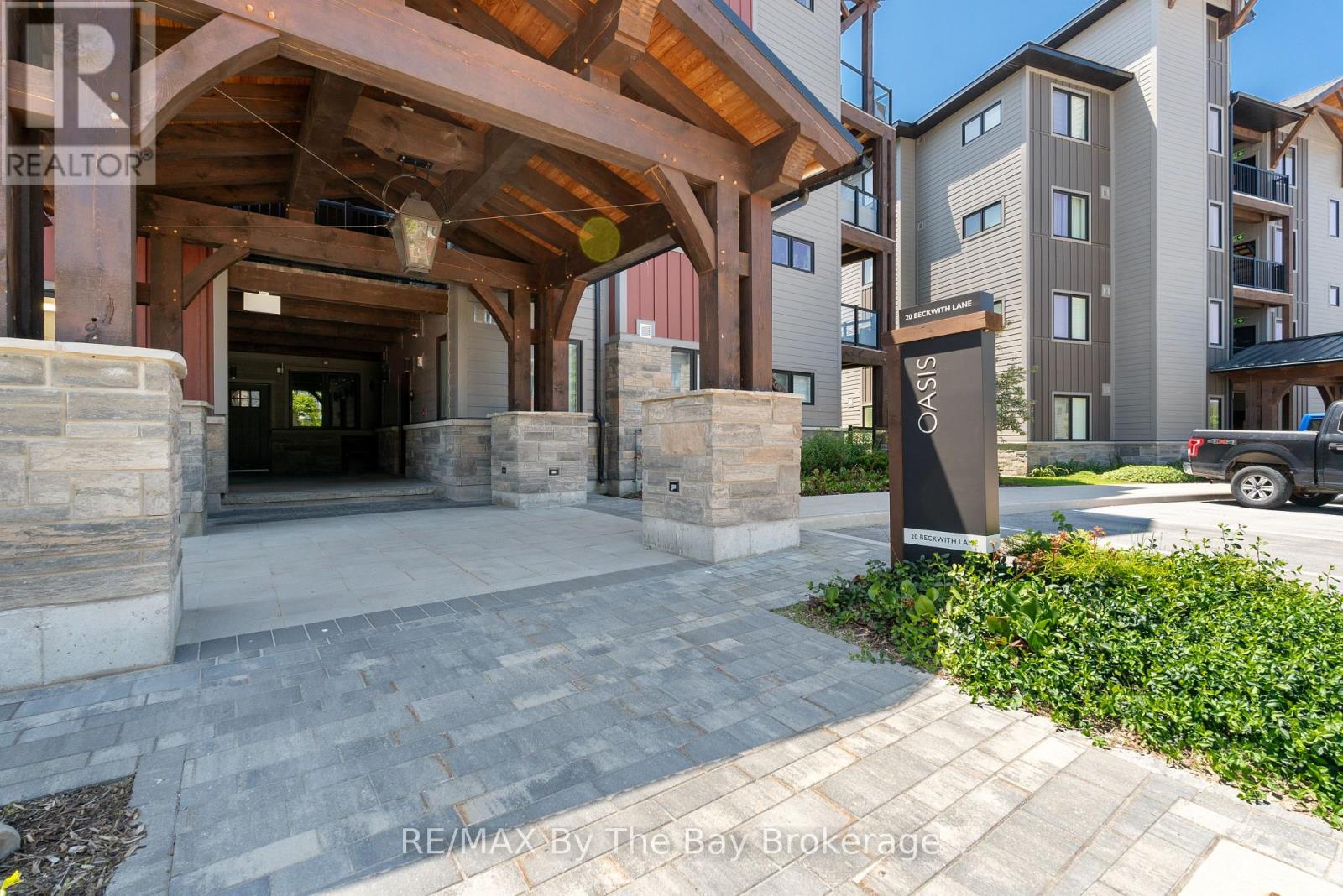 404 - 20 Beckwith Lane, Blue Mountains, Ontario  L9Y 3B6 - Photo 3 - X12006267