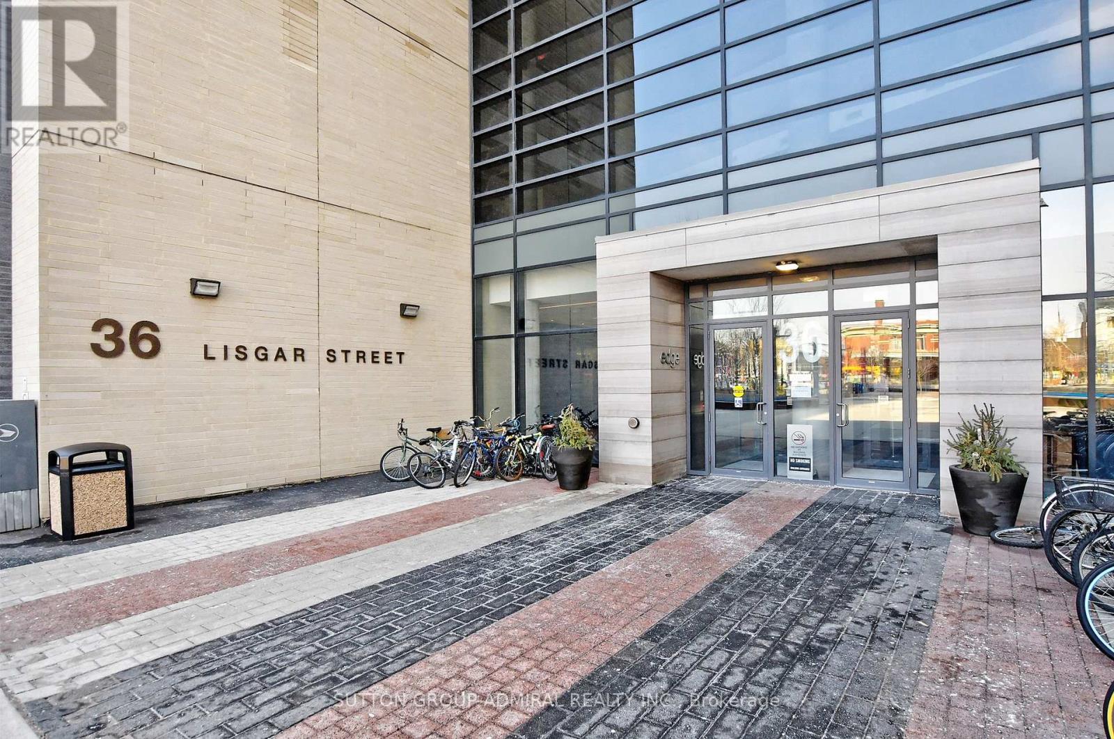 Property at 1111E - 36 LISGAR STREET image 2