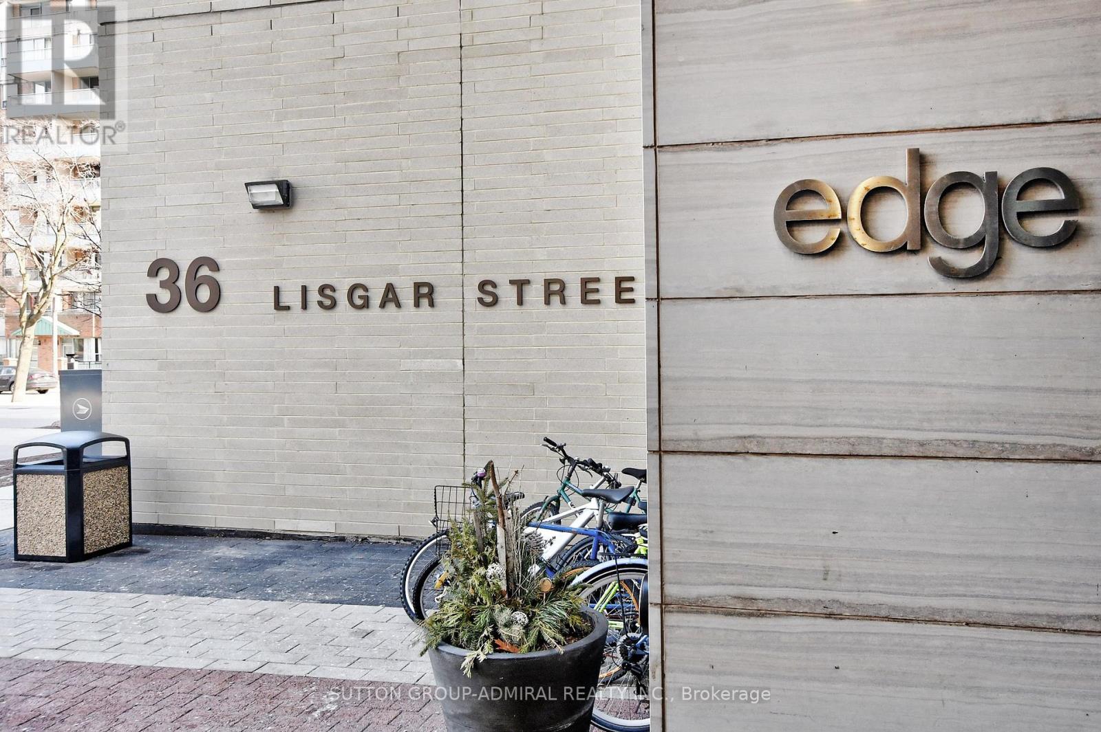 Property at 1111E - 36 LISGAR STREET image 3