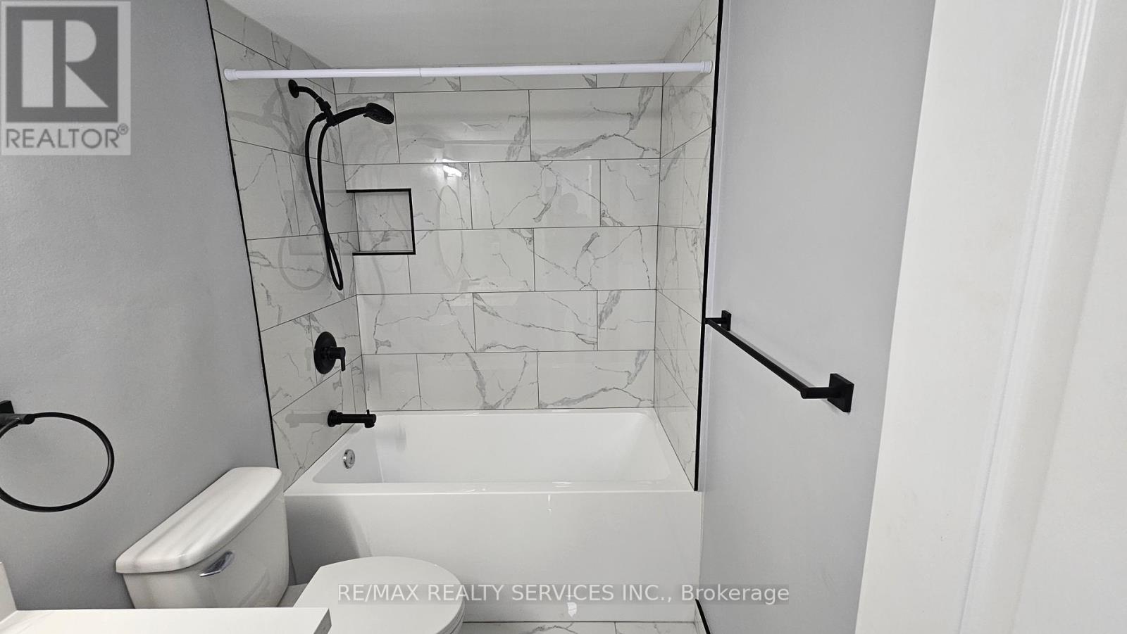 207 - 1 Massey Square, Toronto, Ontario  M4C 5L4 - Photo 11 - E12006270