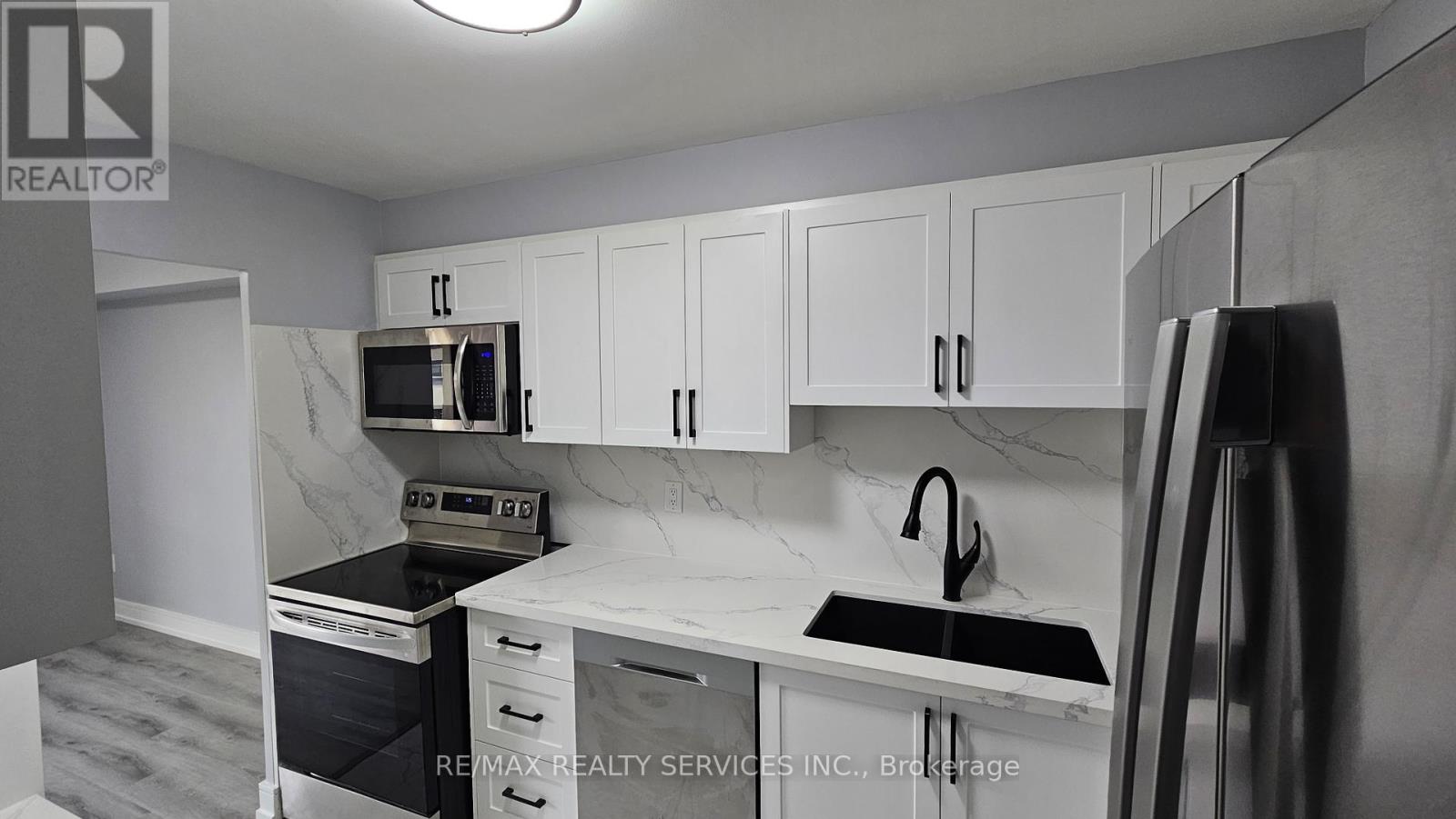 207 - 1 Massey Square, Toronto, Ontario  M4C 5L4 - Photo 9 - E12006270