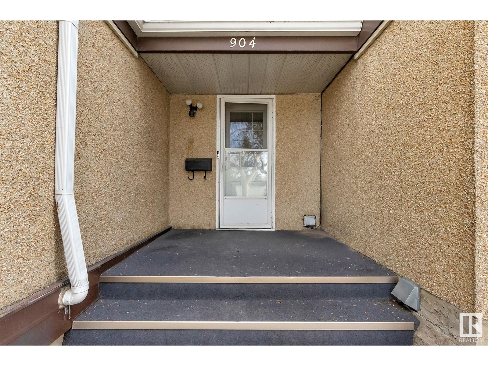 904 Erin Pl Nw, Edmonton, Alberta  T5T 1M6 - Photo 2 - E4424470