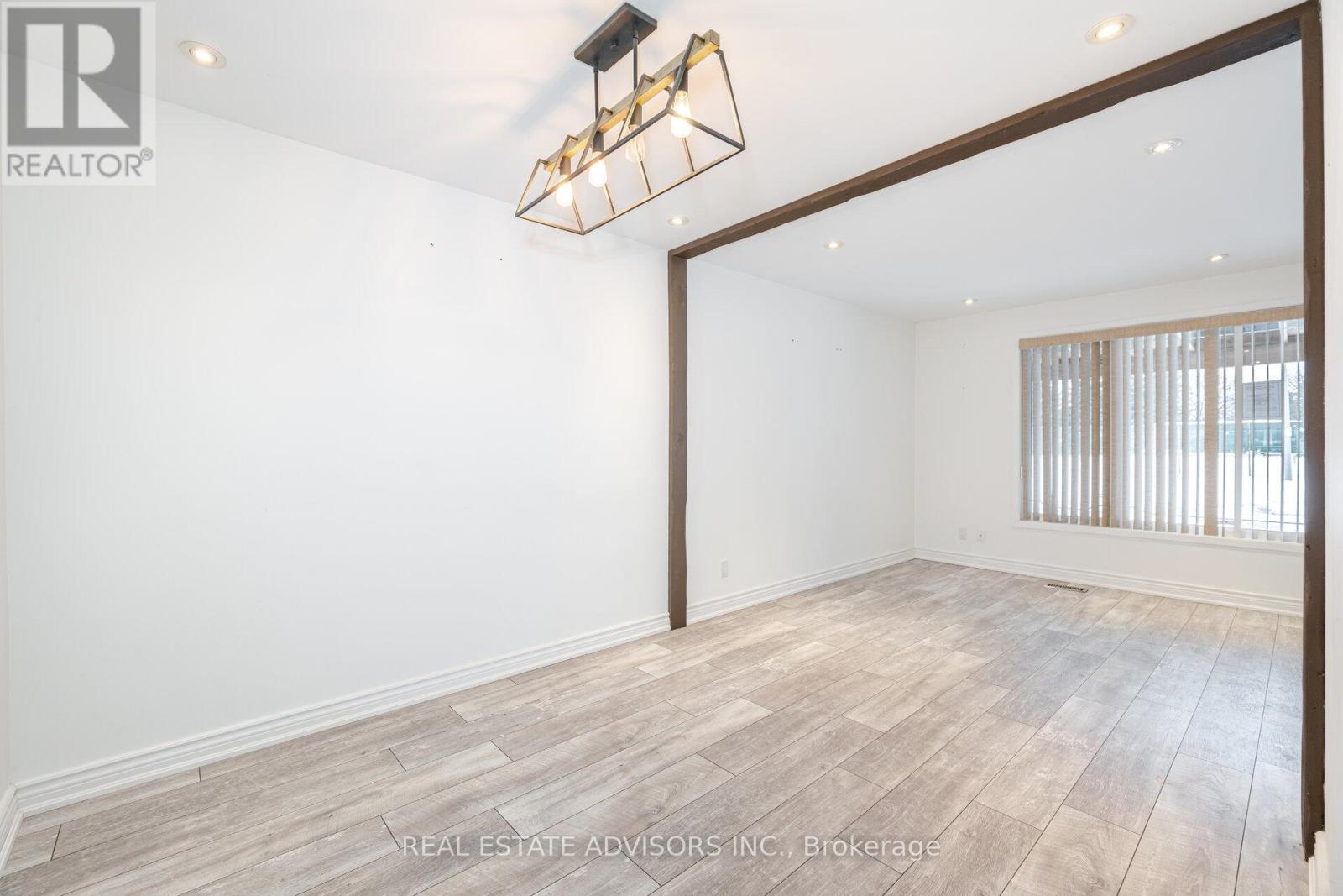 38 Cresthaven Drive E, Toronto, Ontario  M2H 1M1 - Photo 7 - C12006333