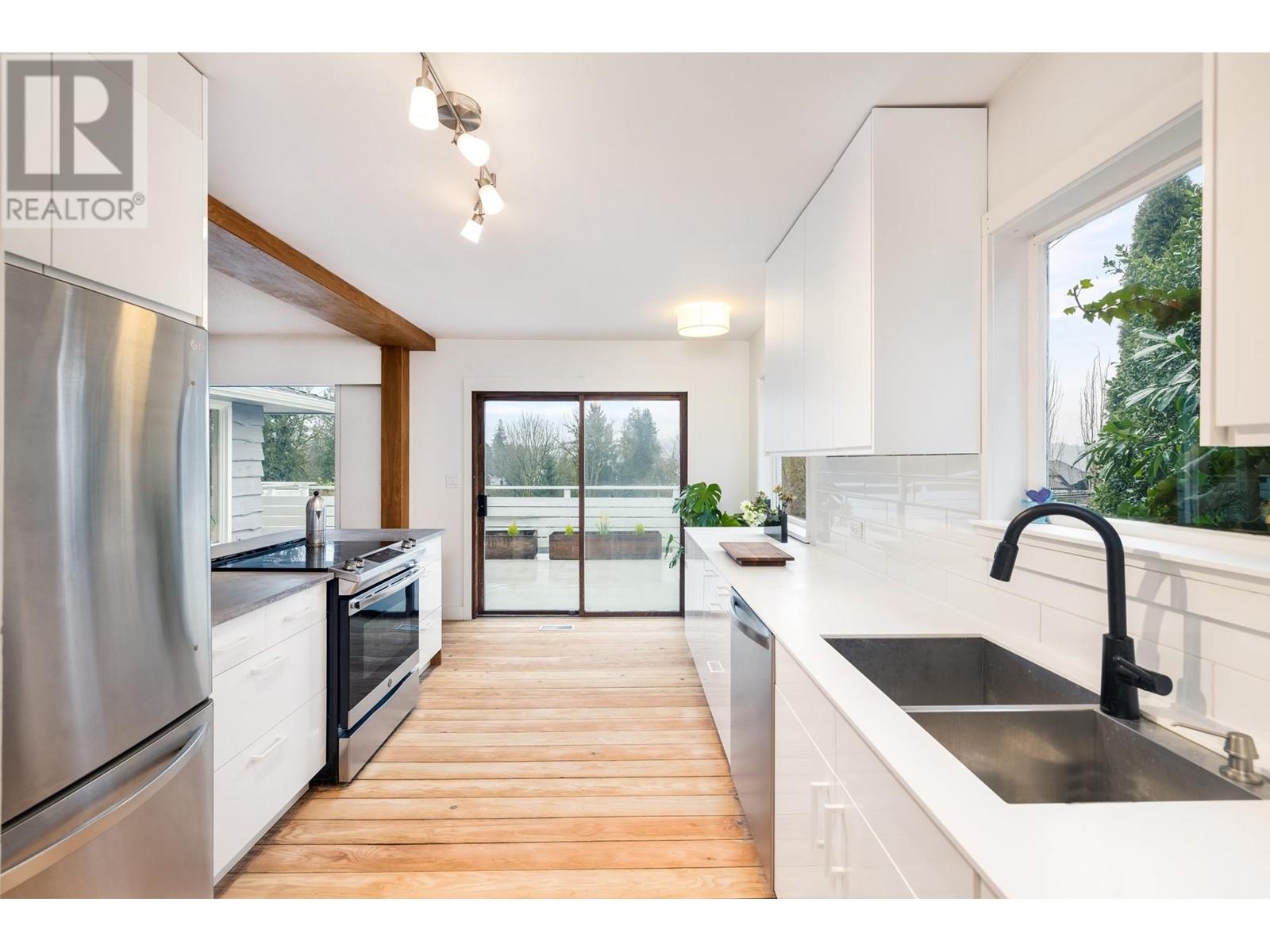 1008 Caledonia Avenue, North Vancouver, British Columbia  V7G 1T3 - Photo 33 - R2974480