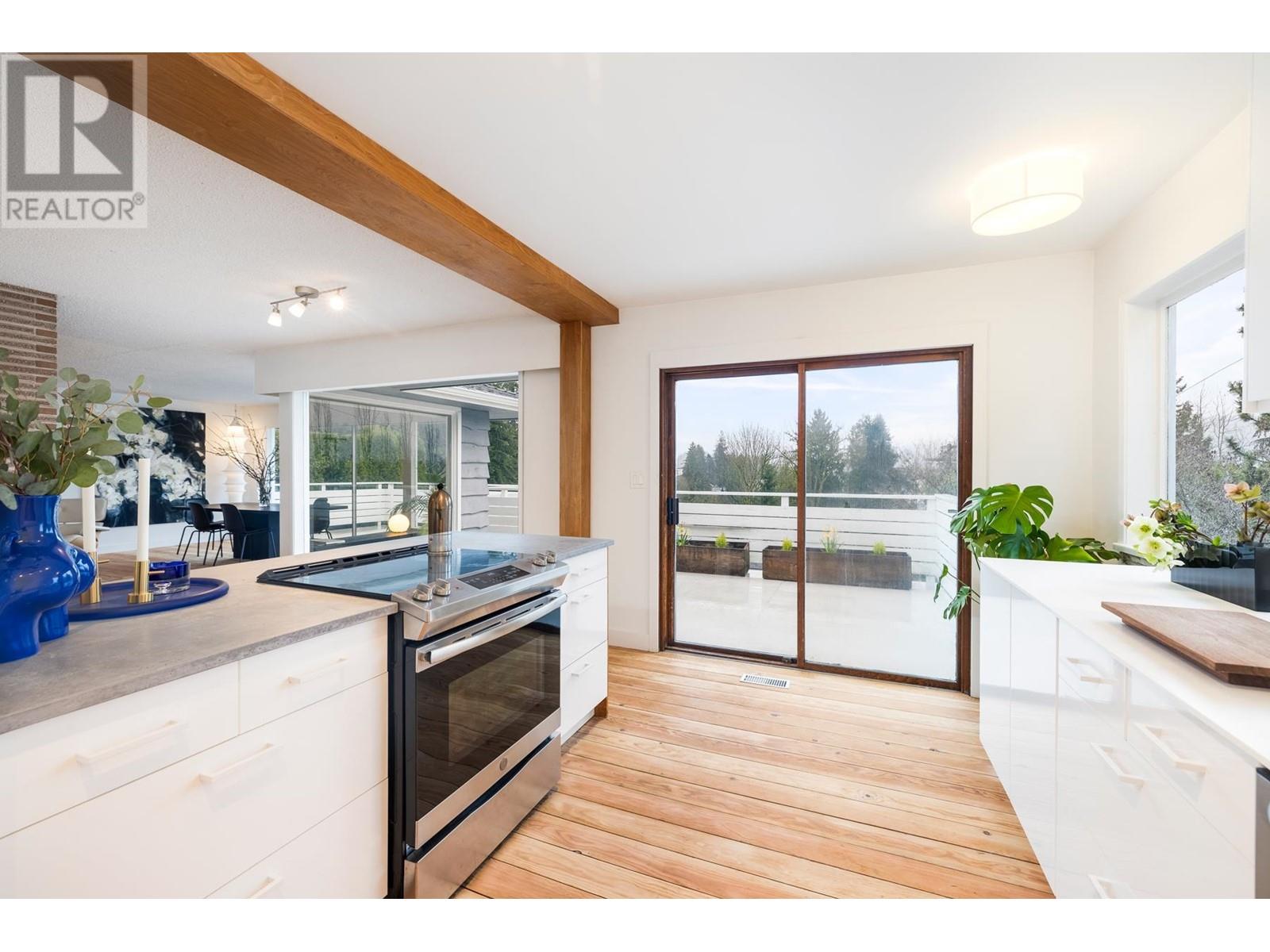 1008 Caledonia Avenue, North Vancouver, British Columbia  V7G 1T3 - Photo 34 - R2974480