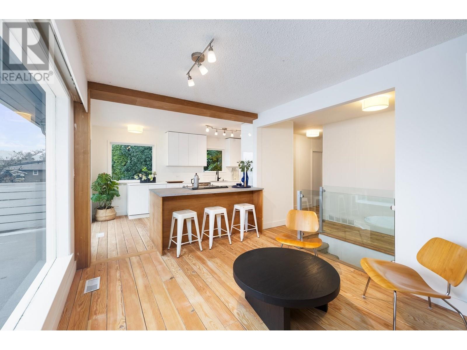 Property at 1008 CALEDONIA AVENUE image 4