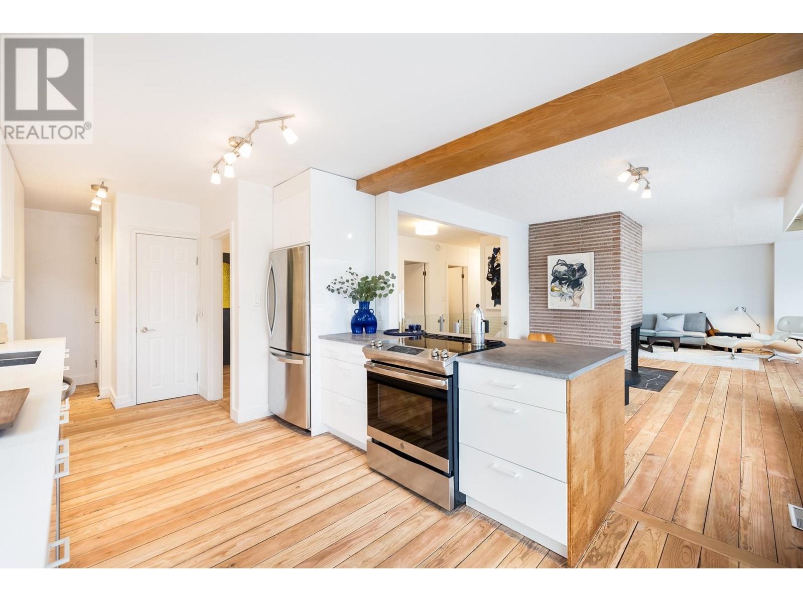 1008 Caledonia Avenue, North Vancouver, British Columbia  V7G 1T3 - Photo 10 - R2974480