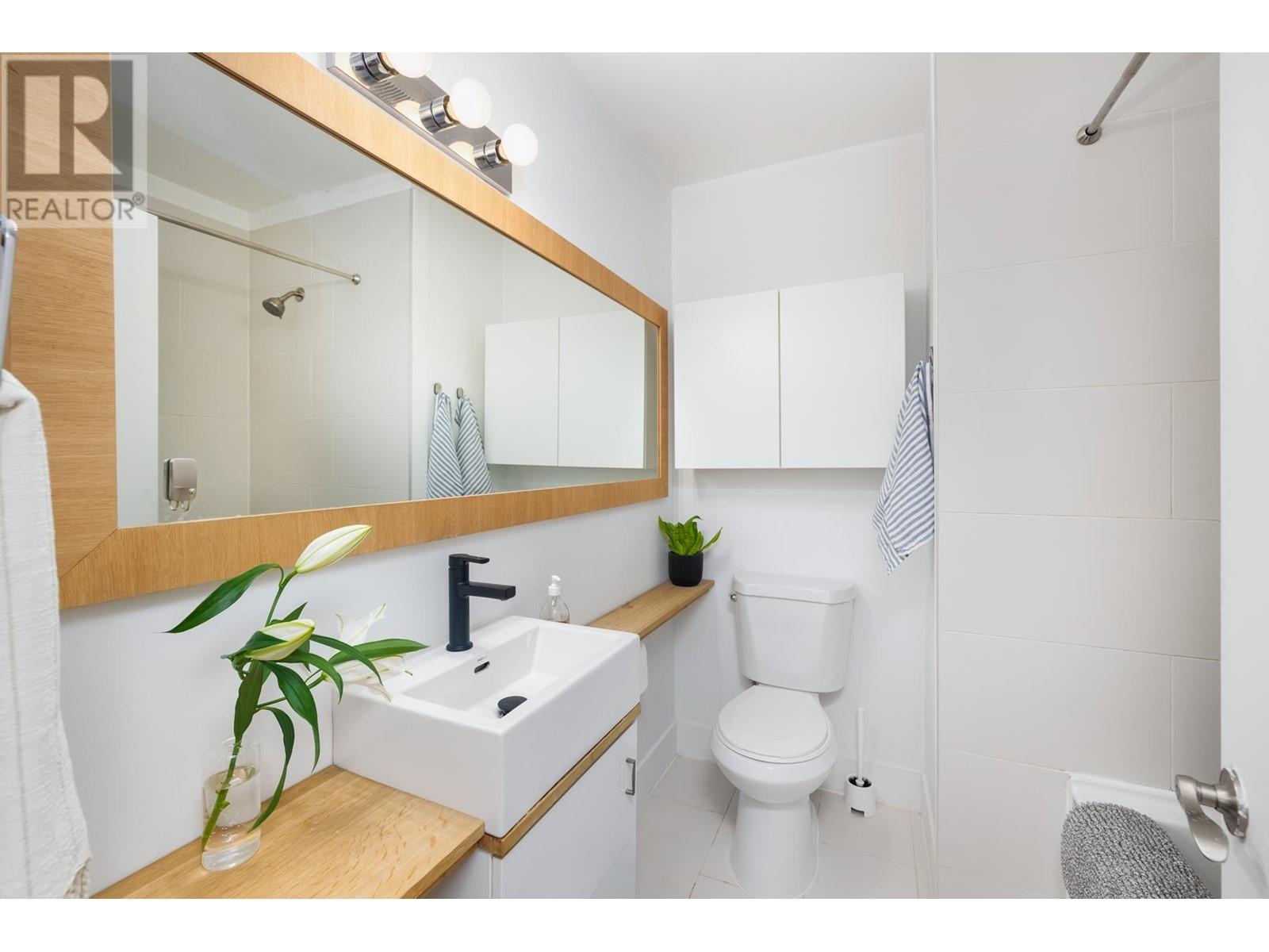 1008 Caledonia Avenue, North Vancouver, British Columbia  V7G 1T3 - Photo 16 - R2974480