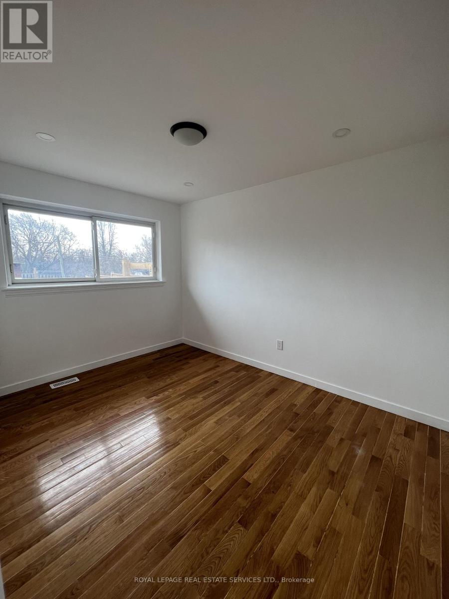 Upper Level - 2202 Mount Forest Drive, Burlington (Mountainside), Ontario  L7P 1H9 - Photo 11 - W12006314