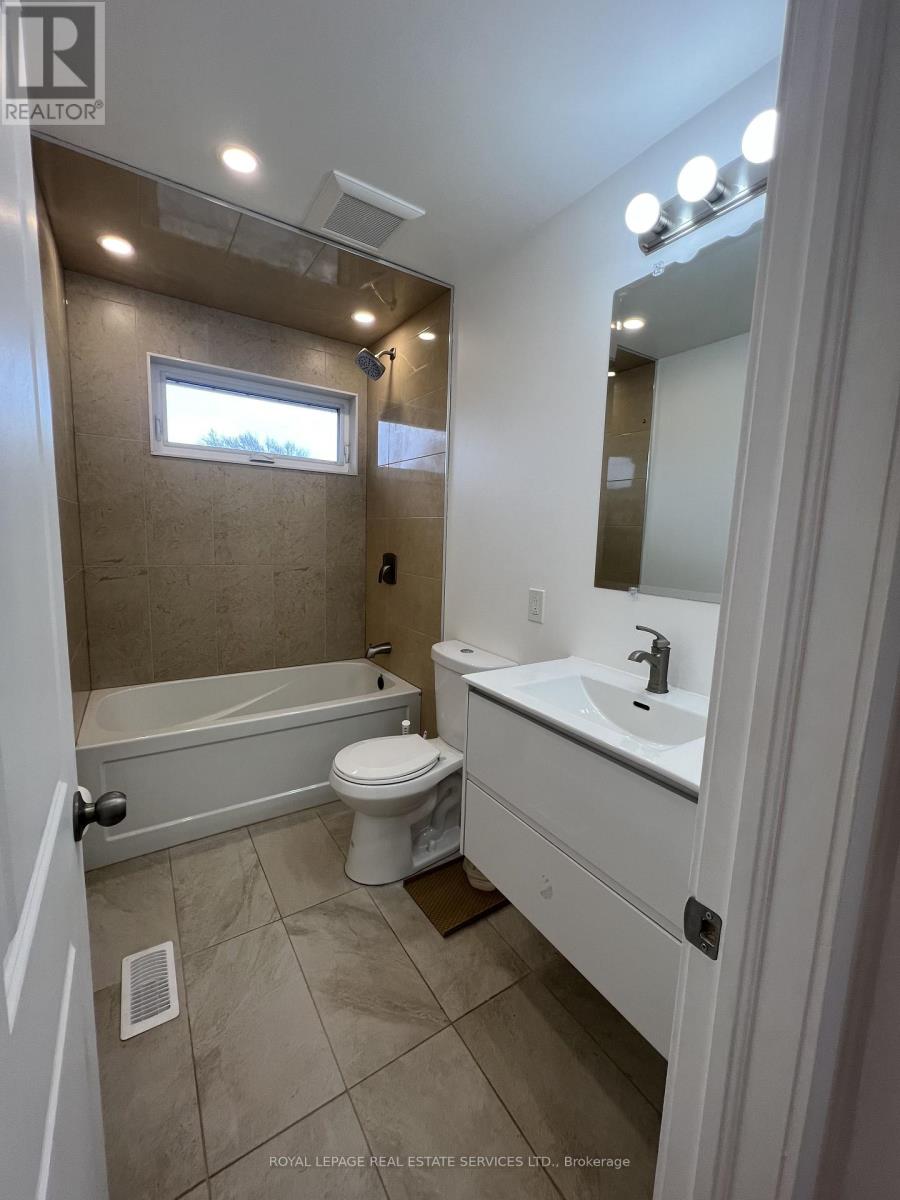 Upper Level - 2202 Mount Forest Drive, Burlington (Mountainside), Ontario  L7P 1H9 - Photo 13 - W12006314