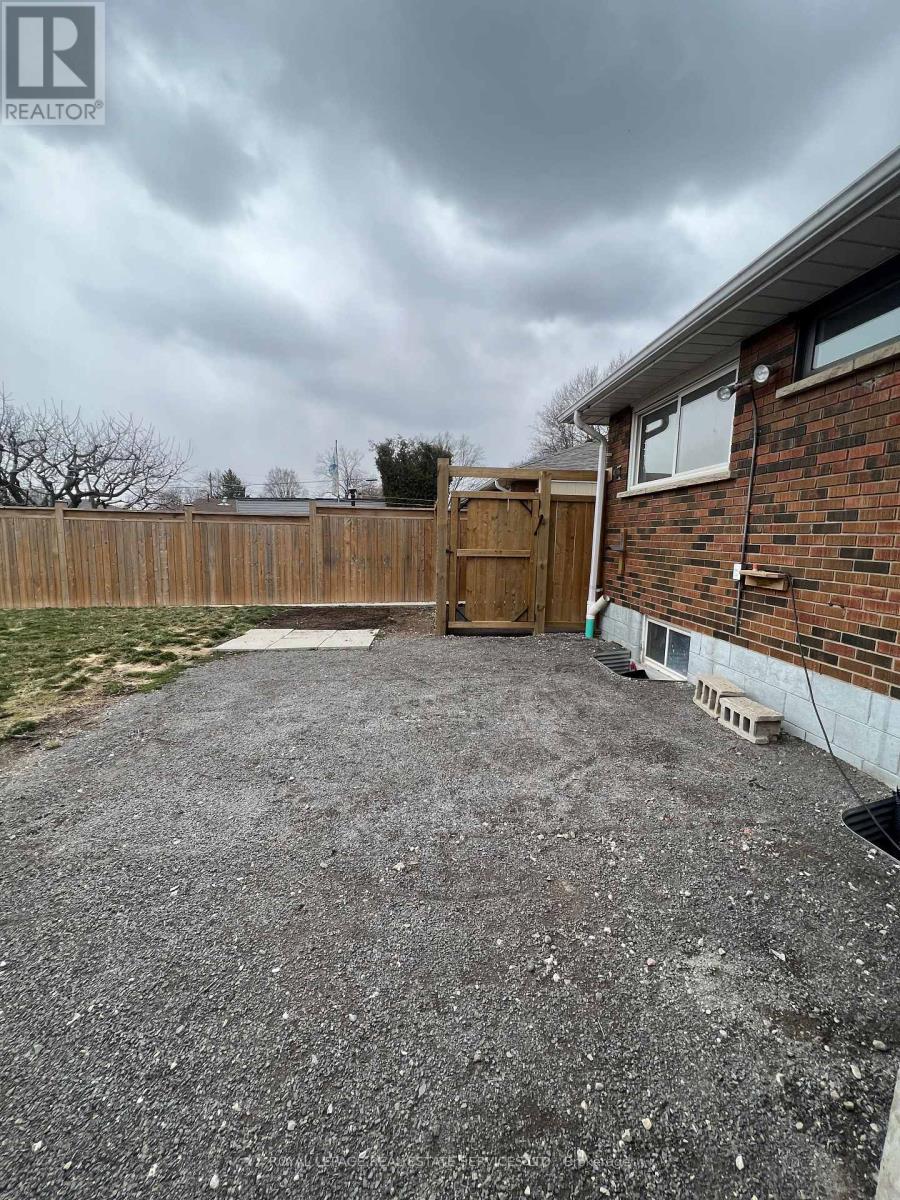 Upper Level - 2202 Mount Forest Drive, Burlington (Mountainside), Ontario  L7P 1H9 - Photo 16 - W12006314