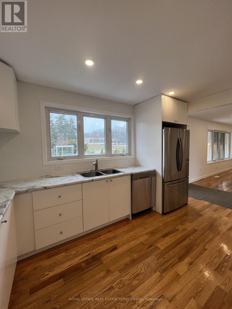 Upper Level - 2202 Mount Forest Drive, Burlington (Mountainside), Ontario  L7P 1H9 - Photo 4 - W12006314