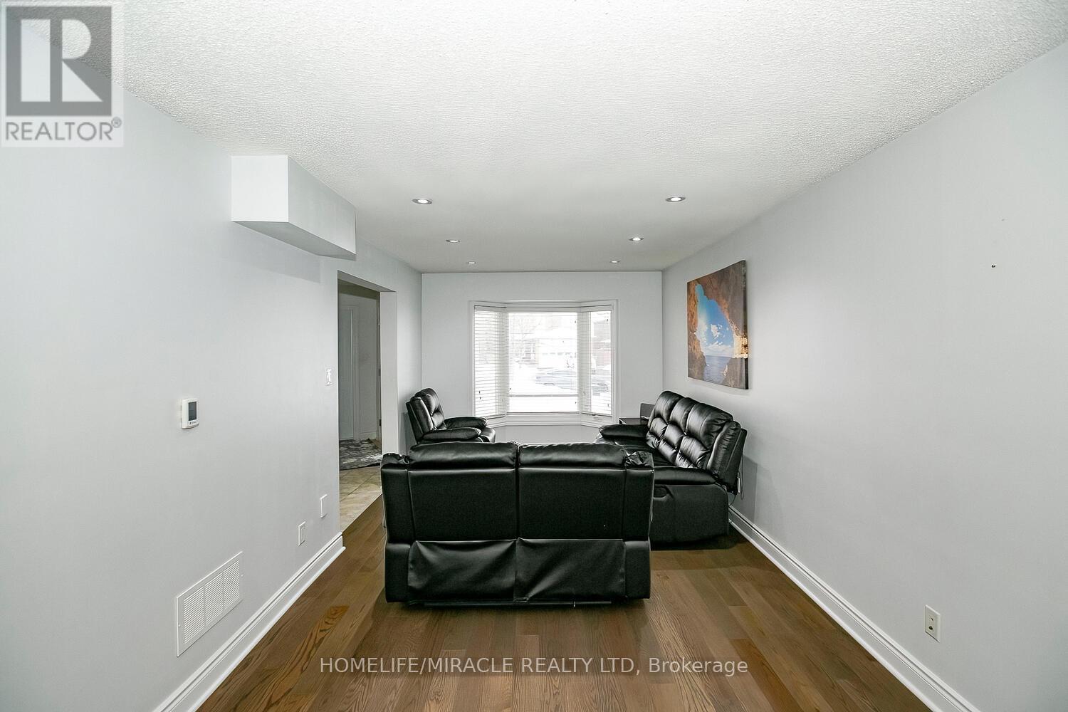 Property at 25 OAKLEA BOULEVARD image 4