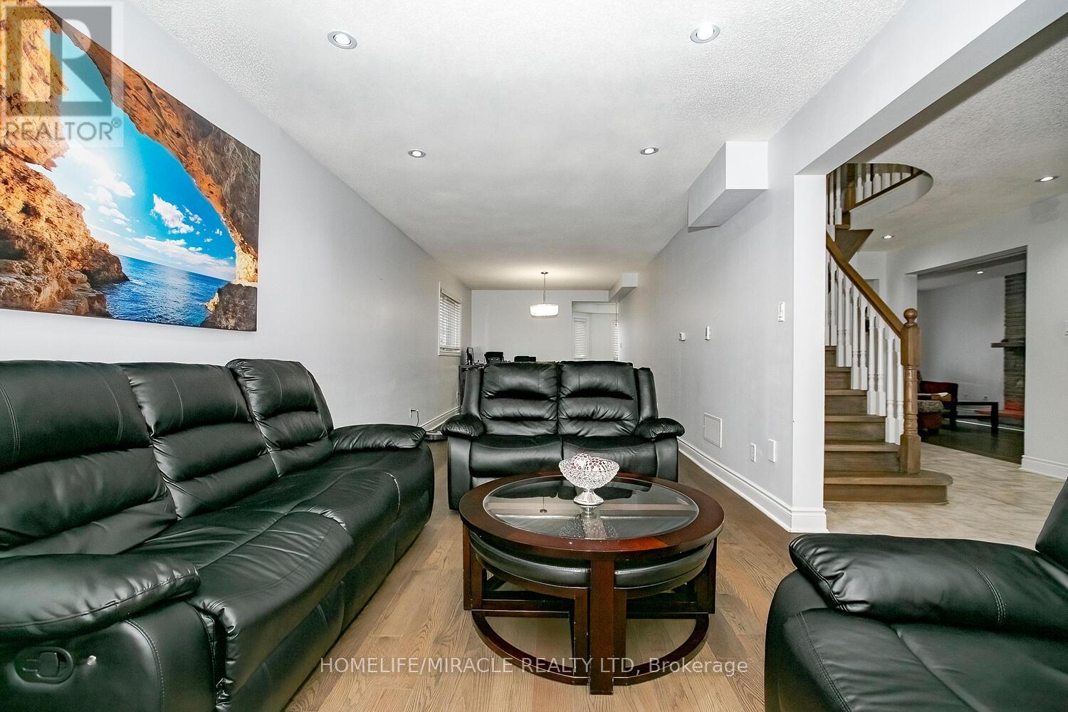 Property at 25 OAKLEA BOULEVARD image 5
