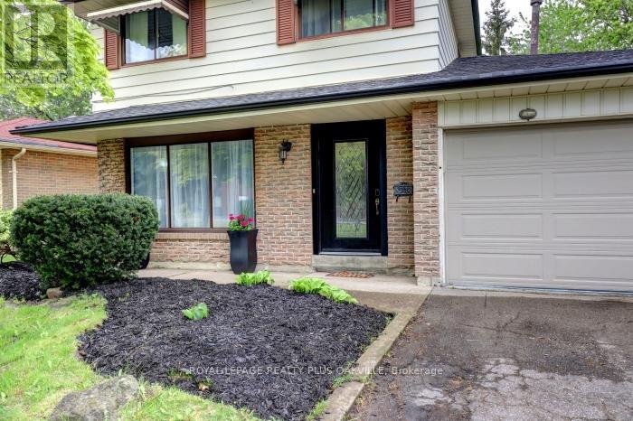 Property at 46 BARTLEY BULL PARKWAY image 5
