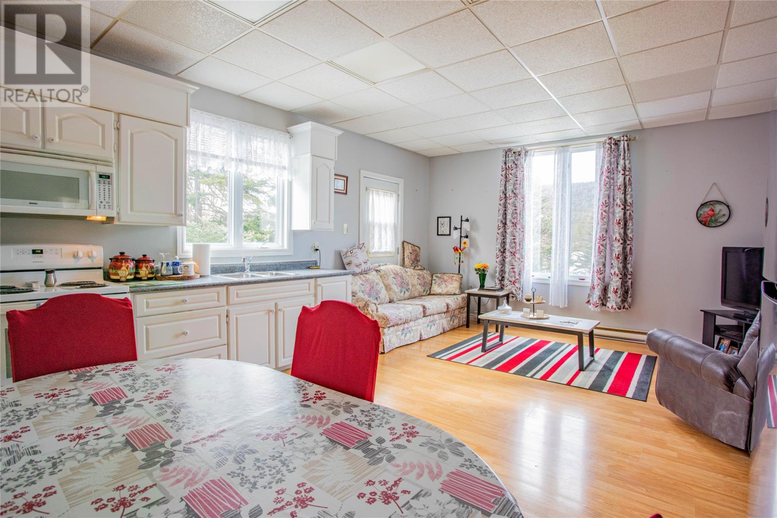 Property at 2 Penney Lane image 3