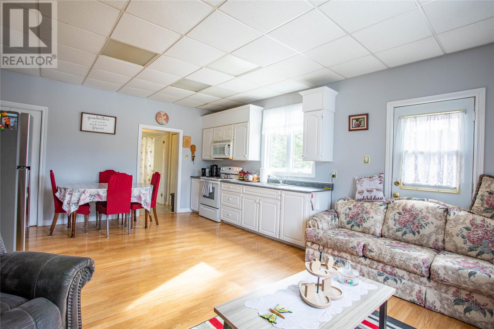 Property at 2 Penney Lane image 4