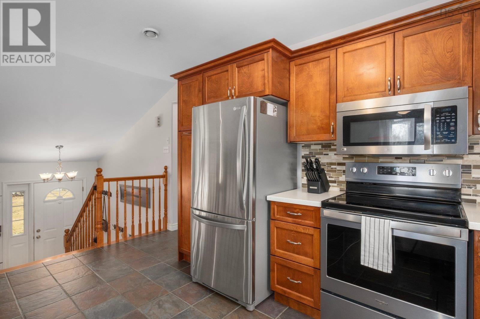 98 Whitney Maurice Drive, Enfield, Nova Scotia  B2T 1A8 - Photo 10 - 202504375