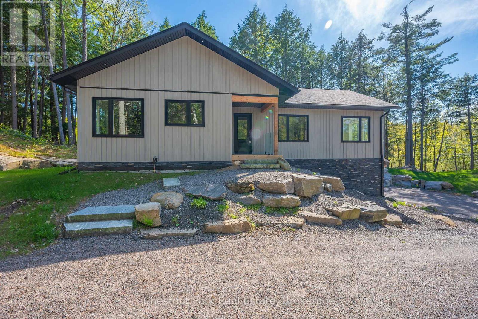 1010 Leonard Lake 1 Road, Muskoka Lakes, Ontario  P1L 0M5 - Photo 4 - X12006416