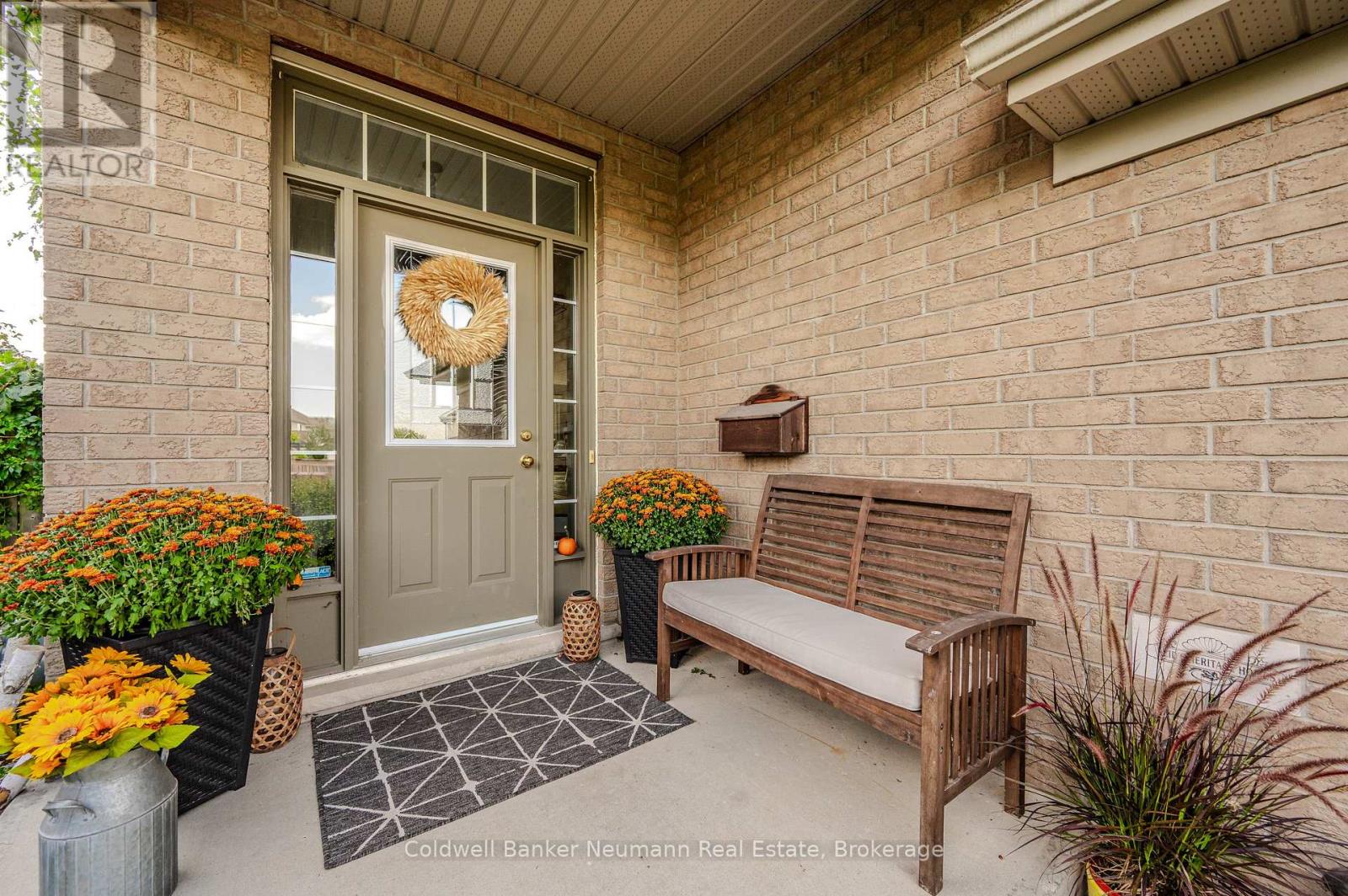 Property at 4 PEER DRIVE image 4