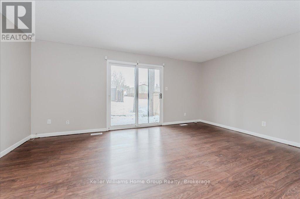 9 - 80 Churchill Street, Waterloo, Ontario  N2L 2X2 - Photo 7 - X12006548