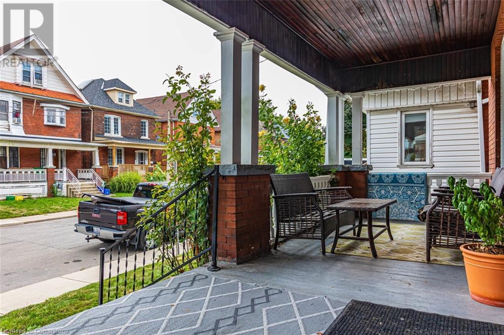 Property at 24 CARRICK Avenue image 4