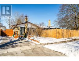 506 LANARK DRIVE, Oshawa, Ontario