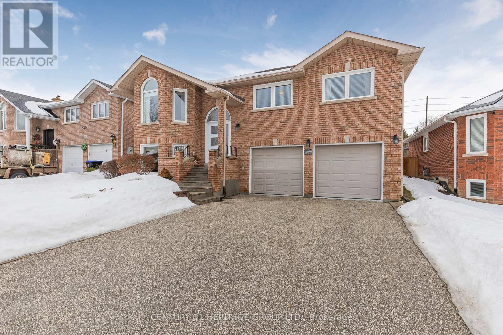 18 Countryside Court, Bradford West Gwillimbury, Ontario  L3Z 2Z8 - Photo 2 - N12006469