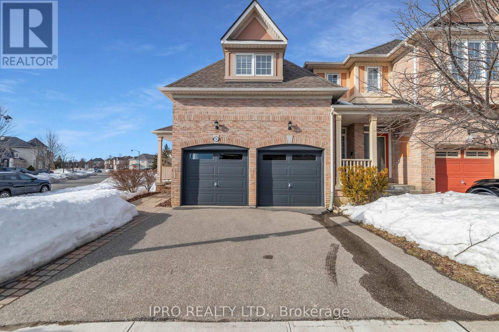 Property at 18 - 2295 ROCHESTER CIRCLE image 3