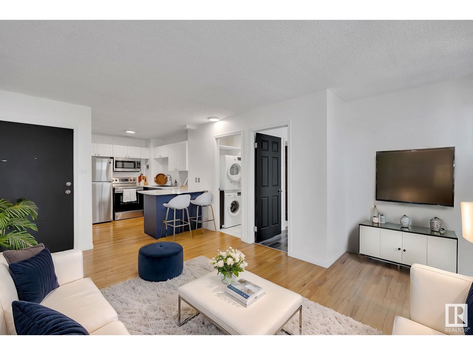 Property at #908 9730 106 ST NW image 2