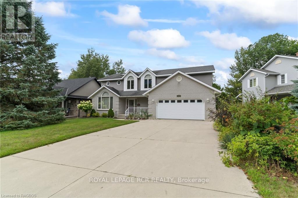 Property at 222 2ND AVENUE image 3