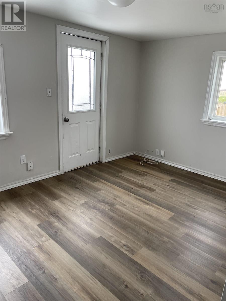 3132 Atlantic Avenue, New Waterford, Nova Scotia  B1H 2S1 - Photo 2 - 202504386