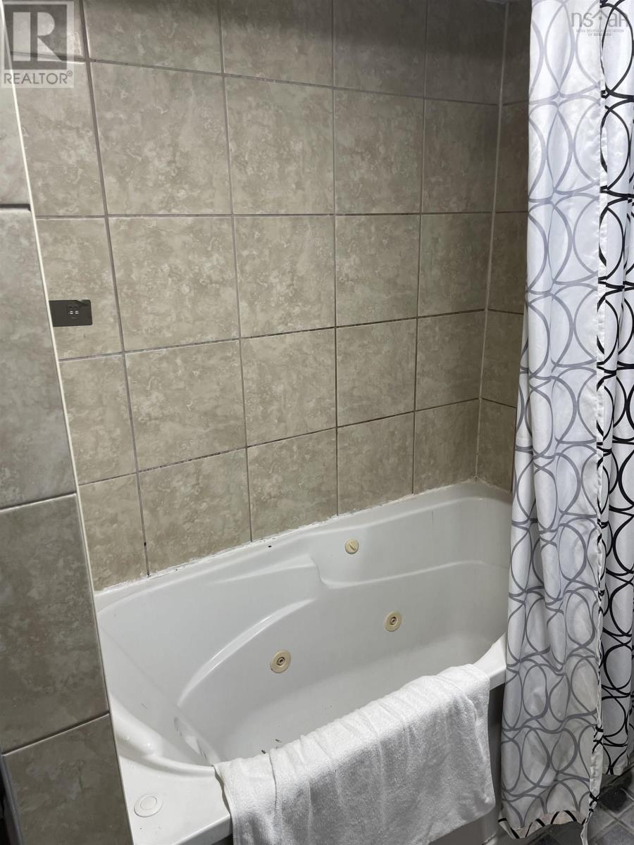 3132 Atlantic Avenue, New Waterford, Nova Scotia  B1H 2S1 - Photo 4 - 202504386