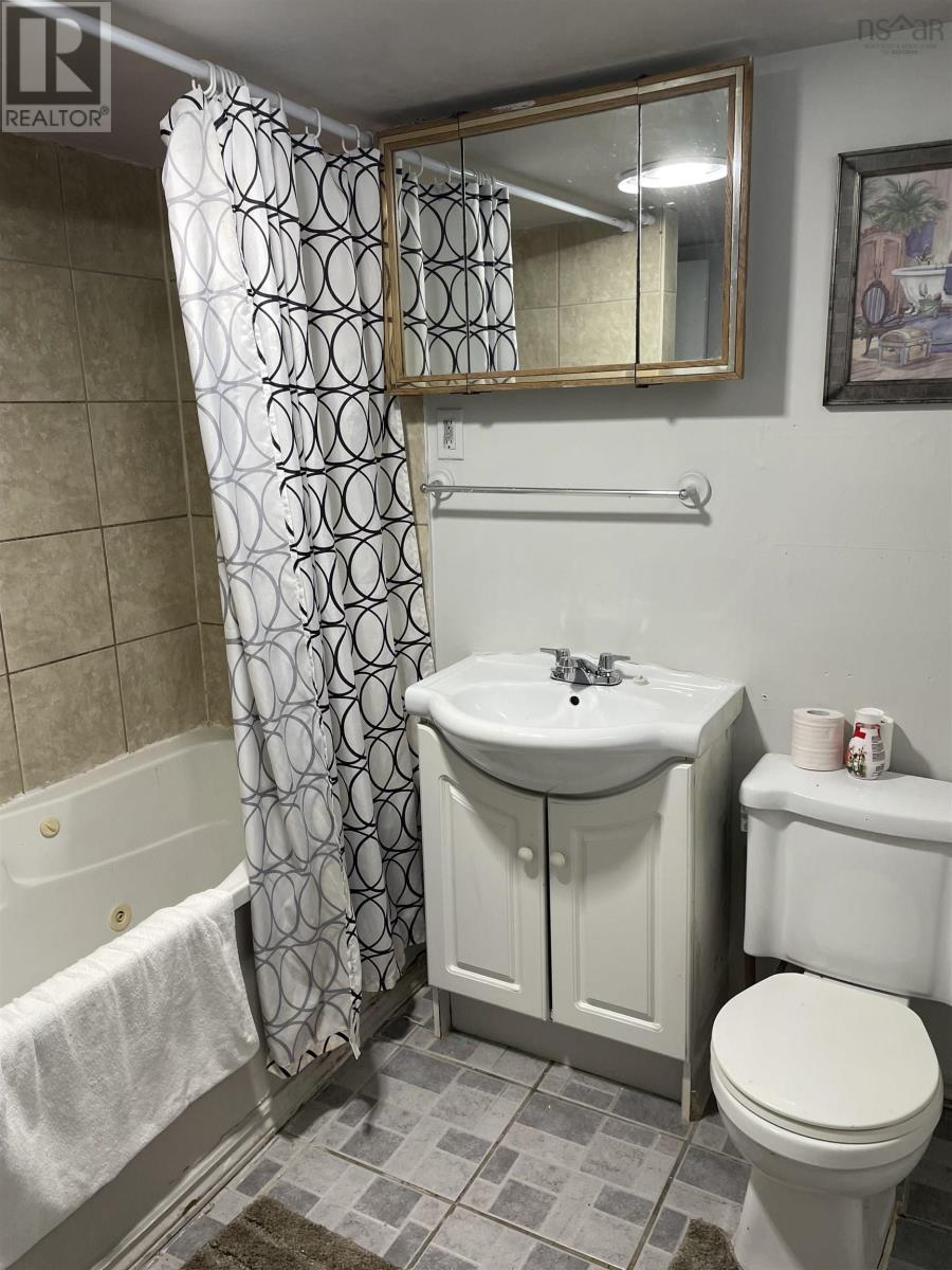 3132 Atlantic Avenue, New Waterford, Nova Scotia  B1H 2S1 - Photo 5 - 202504386