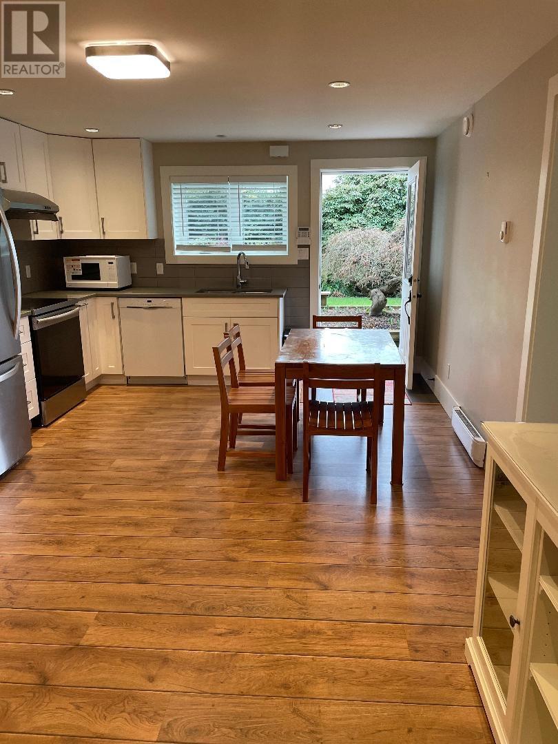 125 Carisbrooke Crescent Crescent, North Vancouver, British Columbia  V7N 2S2 - Photo 7 - R2974859